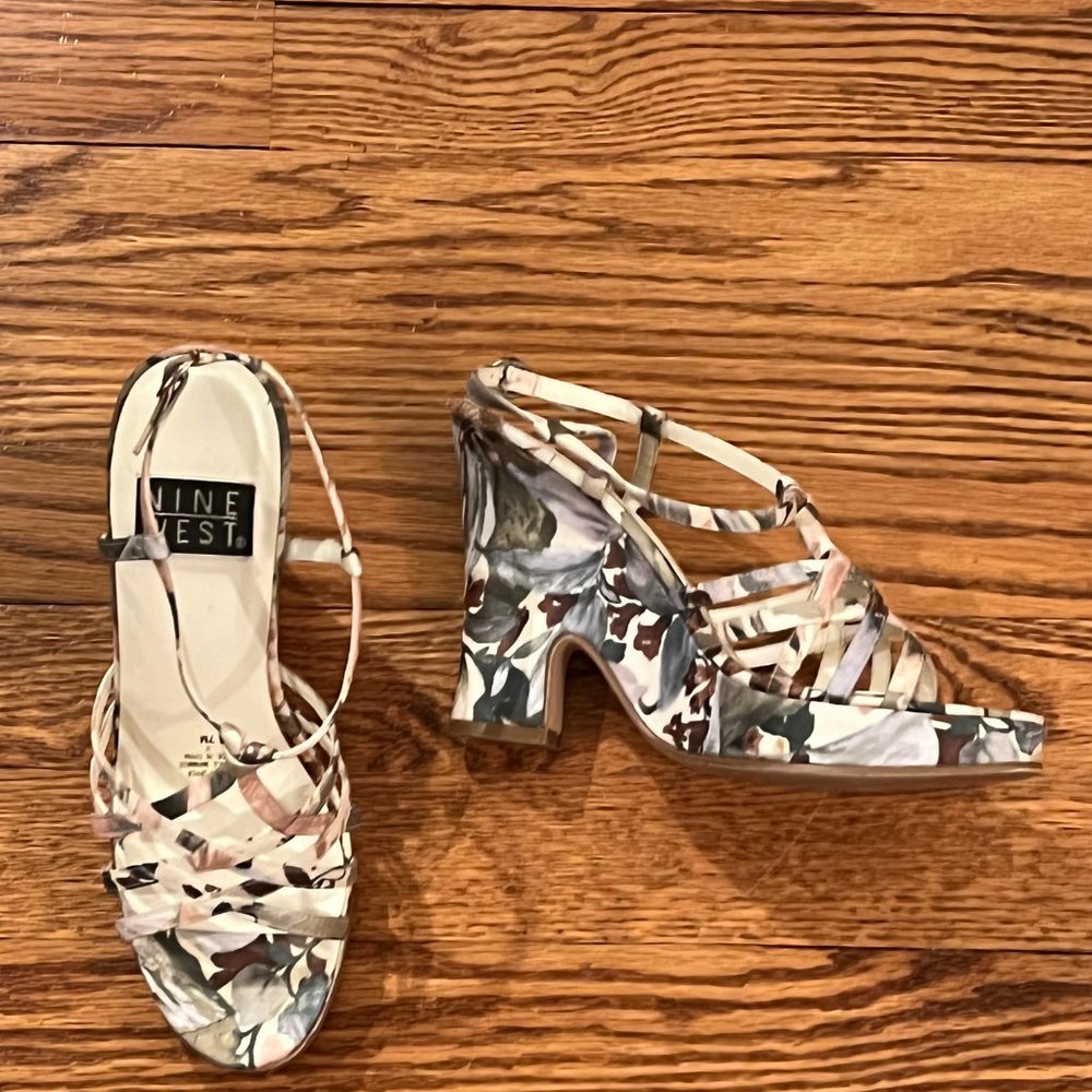 Nine West Shoes size 7 Floral print